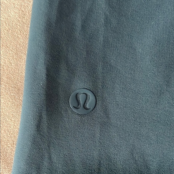 Lululemon On The Fly Skirt 21” - size 6 - Picture 3 of 5